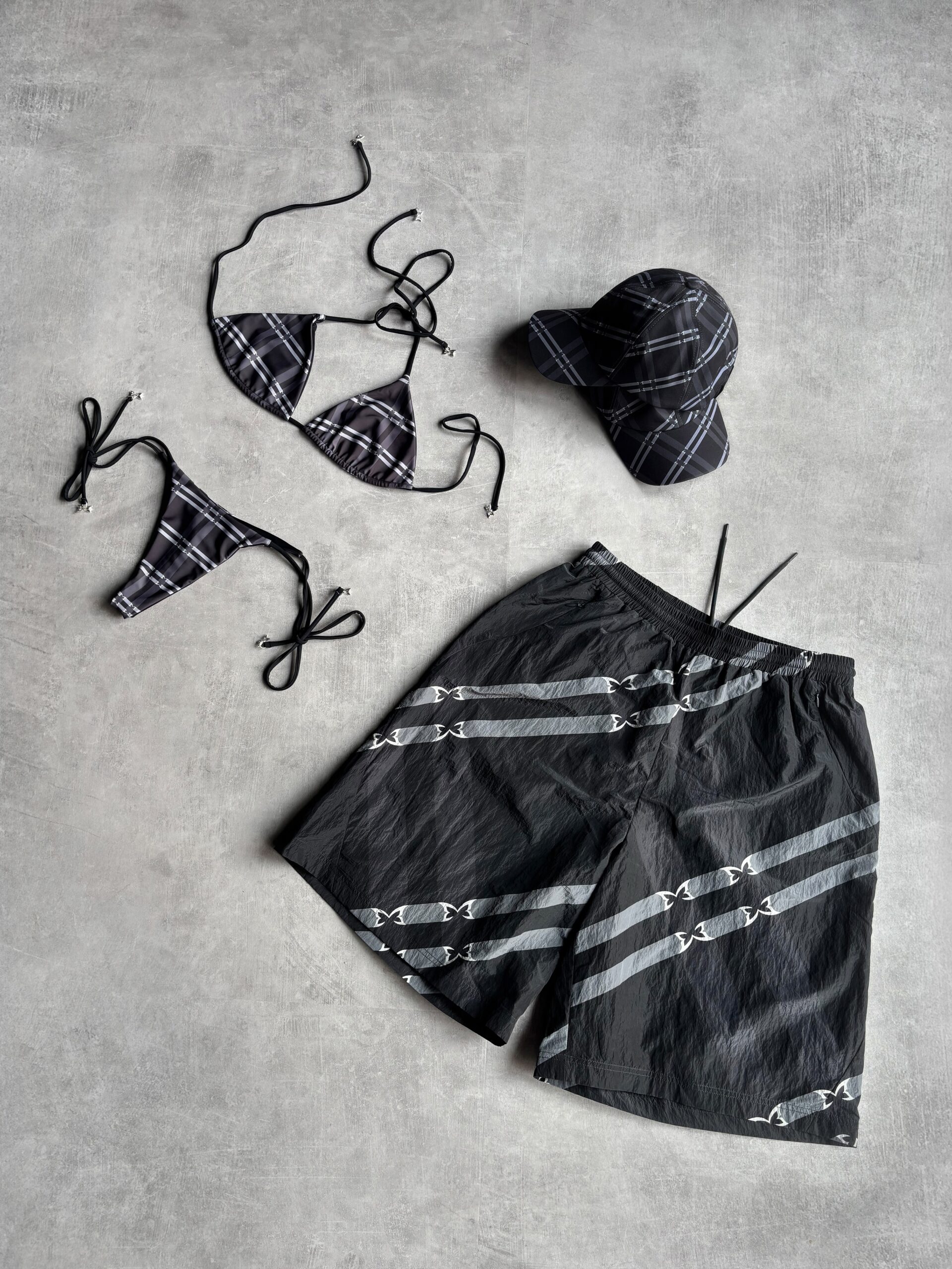 MERVA CHECK SHORTS, BIKINI & CAP MERVA CHECK SHORTS, BIKINI & CAP